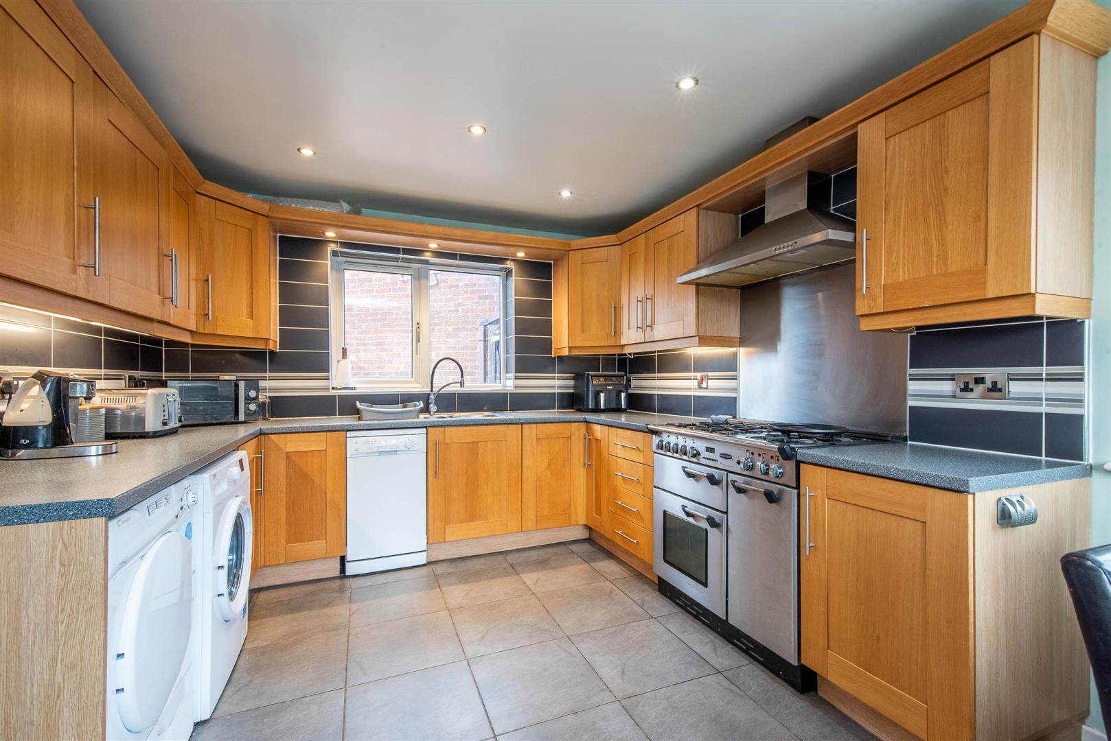 4 bed property in Ashfields, Leyland